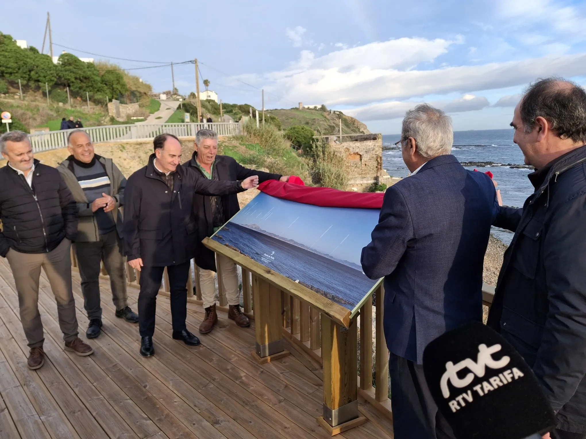 La APBA finaliza la remodelación del Paseo Marítimo María Coronel en Tarifa