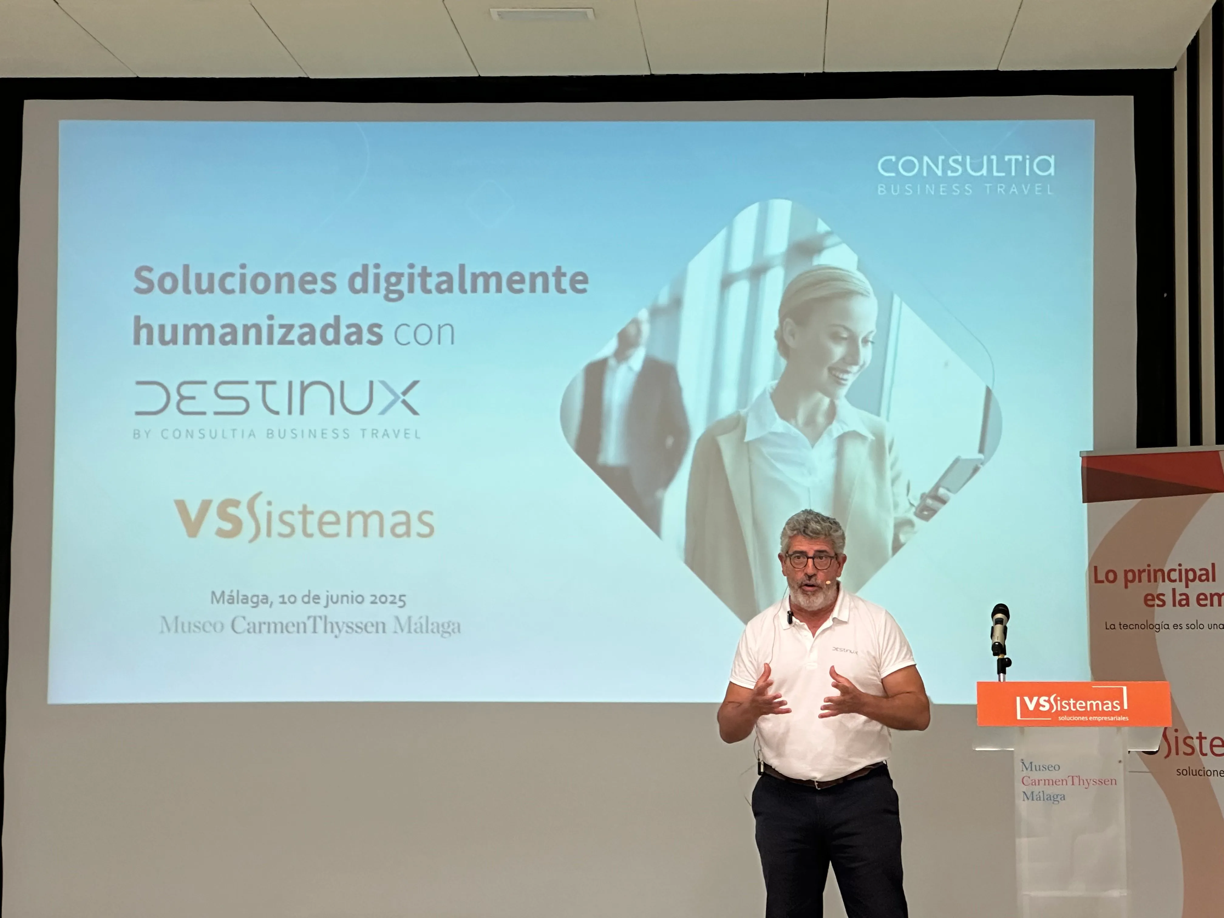 Más de 300 jóvenes visitan la III Feria del Empleo de la Cámara