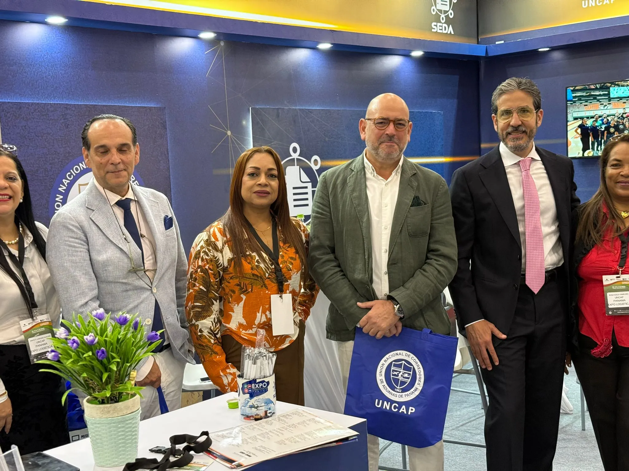 Algetransit refuerza su red internacional en la feria Expocomer celebrada en Panamá