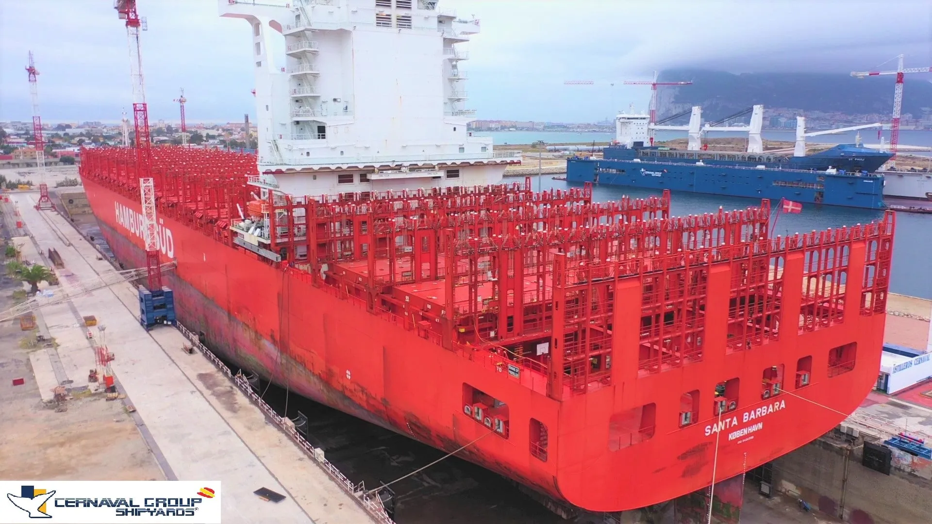 El Santa Bárbara, segundo buque más grande que hace escala en Cernaval