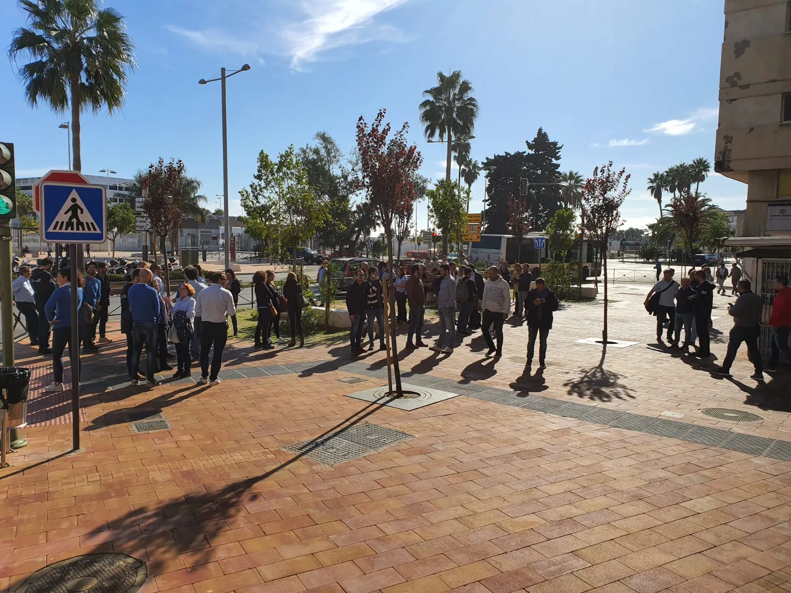 Desalojan el edificio del antiguo hotel Almar por alerta sísmica