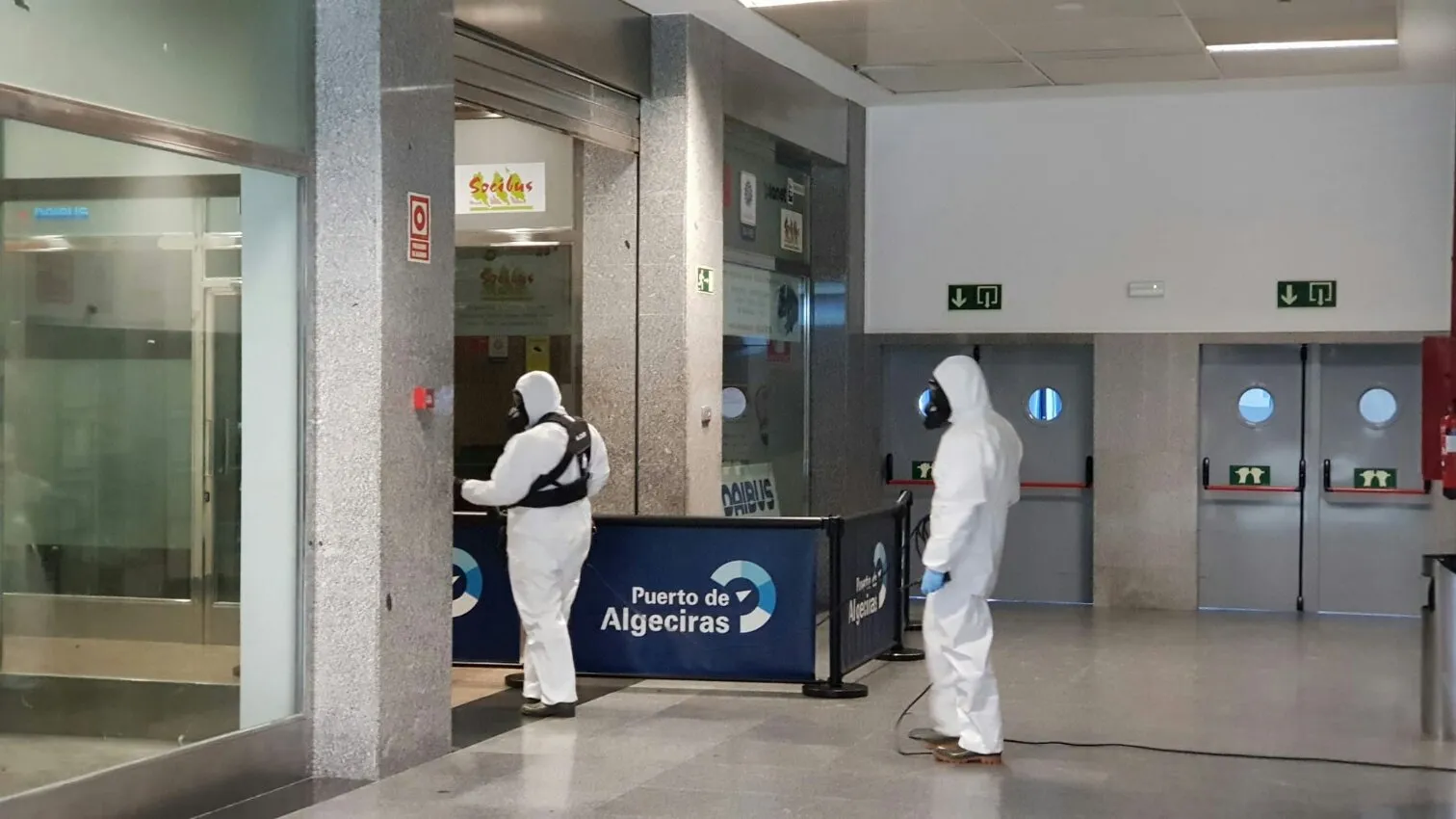 Nuevas labores de desinfección de Infantería de Marina en el puerto de Algeciras