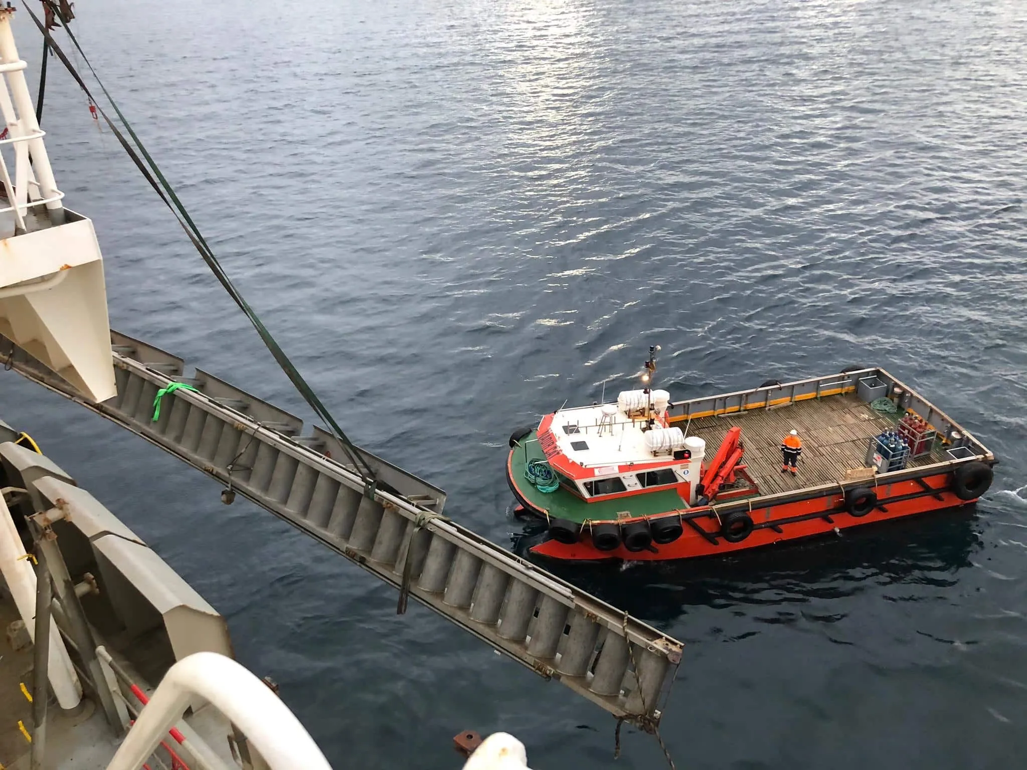 Empse culmina con éxito una llamativa operativa en bahía