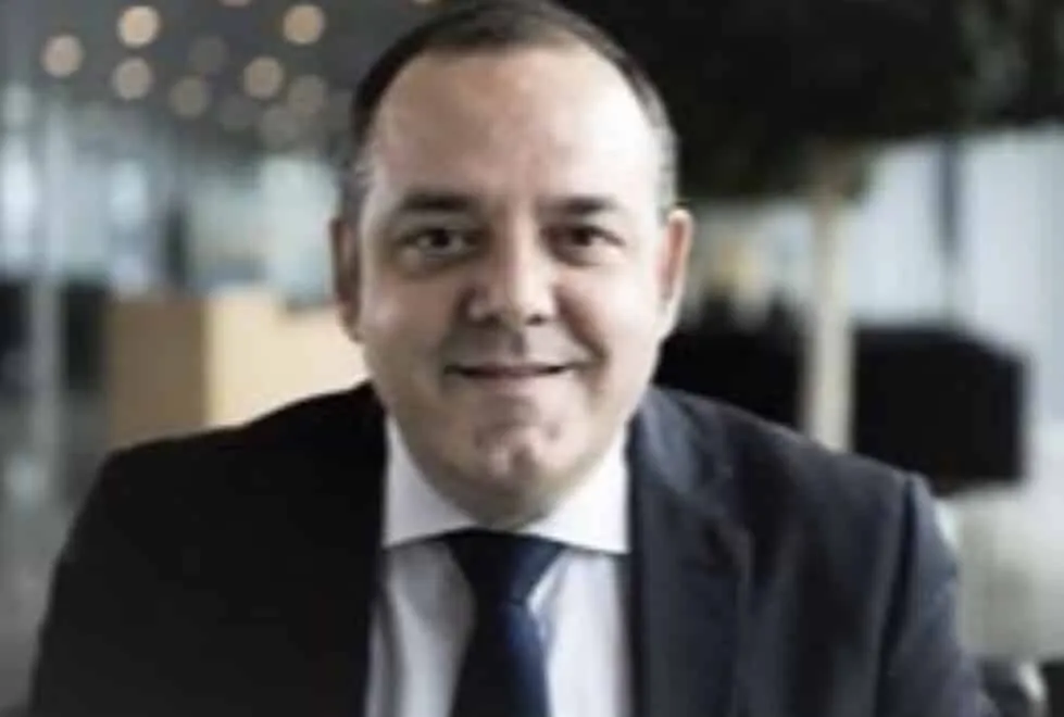 Sergio Pérez presenta su novela «El Conocimiento de Embarque»