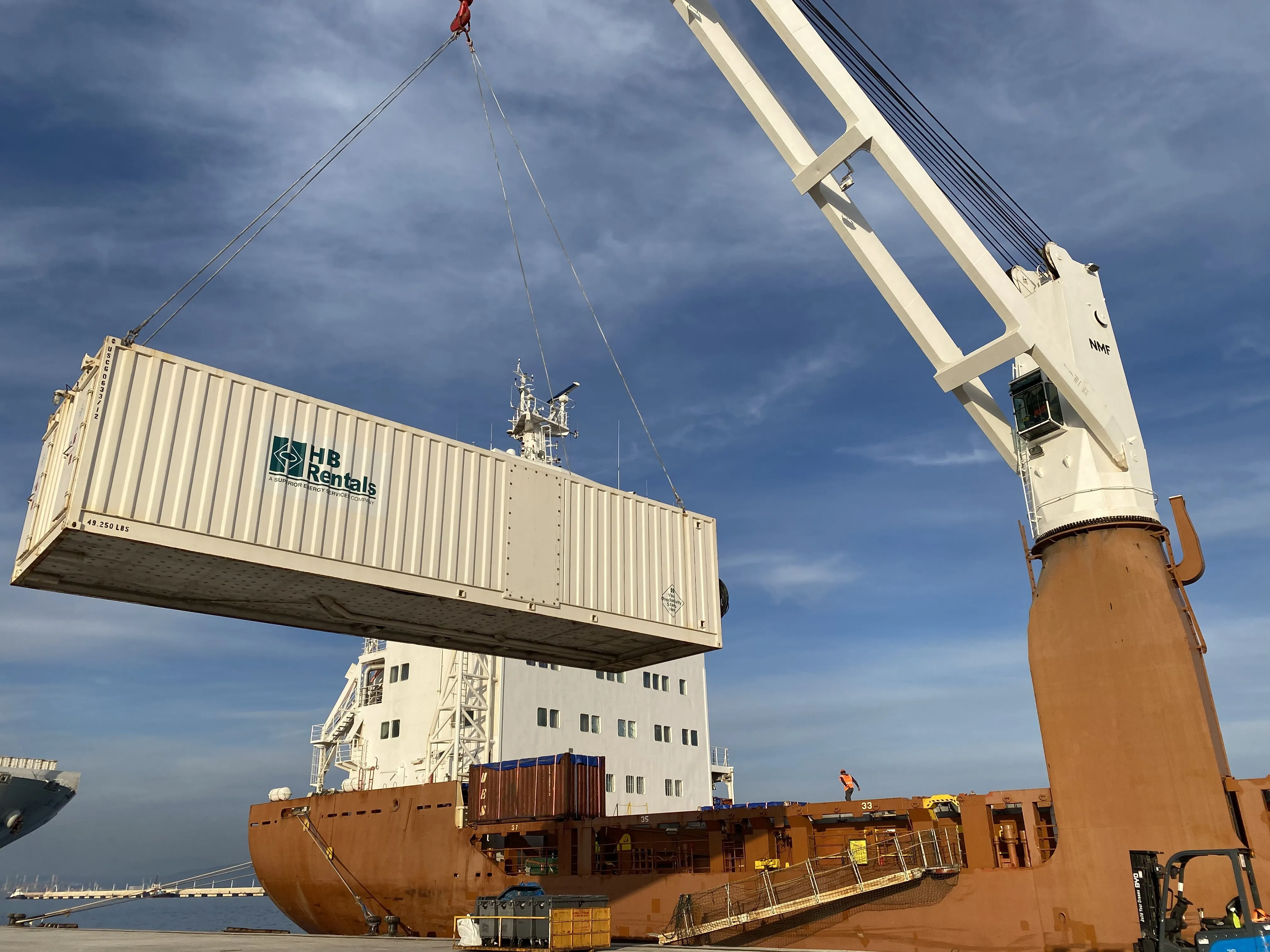 Logistika 360 gestiona un operativo de contenedores autosuficientes para Houston