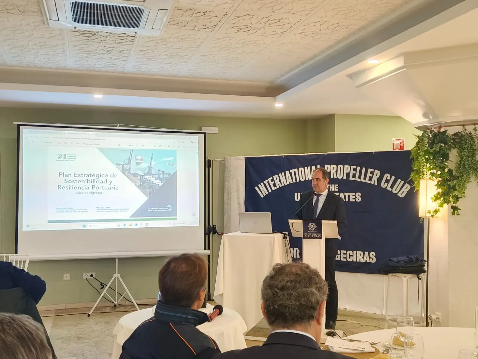 La APBA presenta ante el Propeller Club los avances de su Estrategia Verde