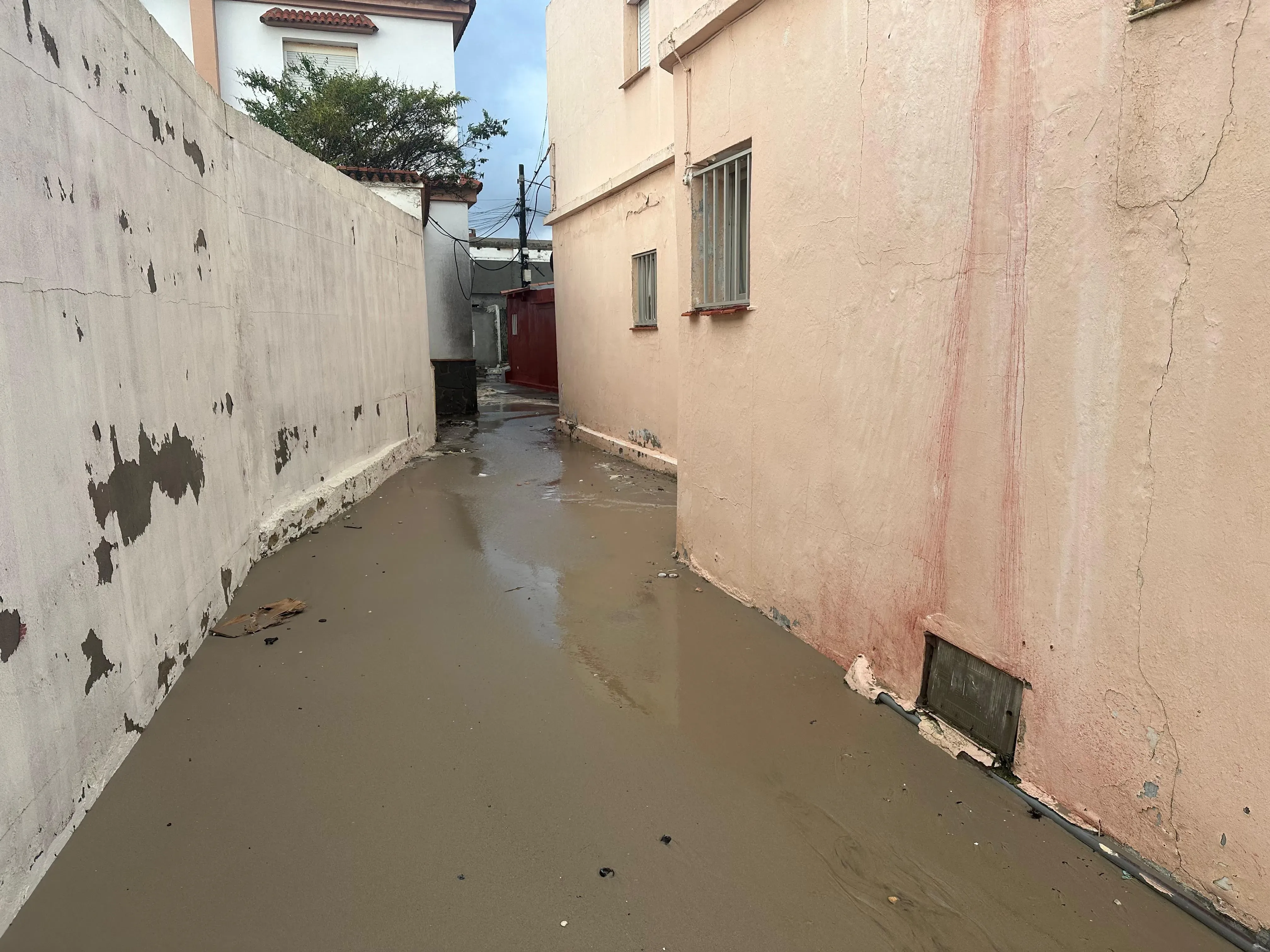 Salvemos Rinconcillo exige a la APBA un trasvase urgente de arena tras los estragos del último temporal