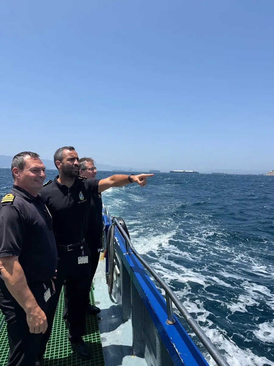 Un total de ocho oficiales del Puerto de Gibraltar completan formación avanzada en búsqueda y rescate