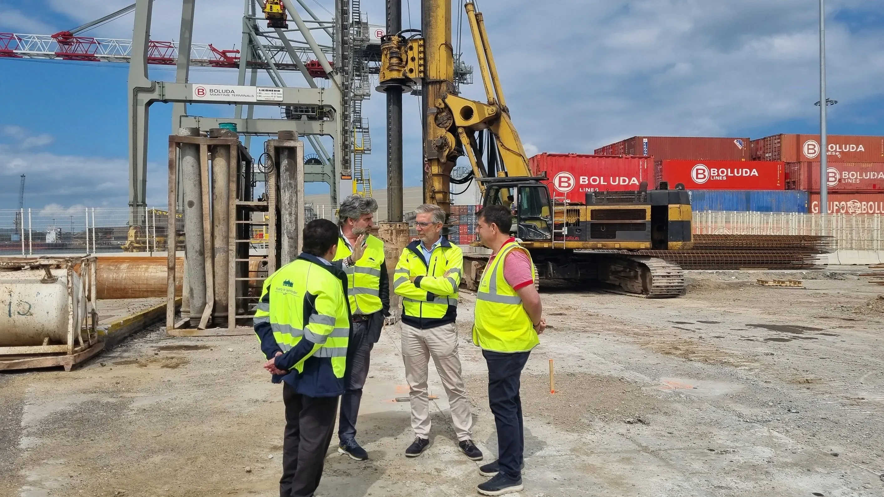 El Puerto de Santander inicia las obras de ampliación de vías para grúas portacontenedores en el muelle de Raos 3