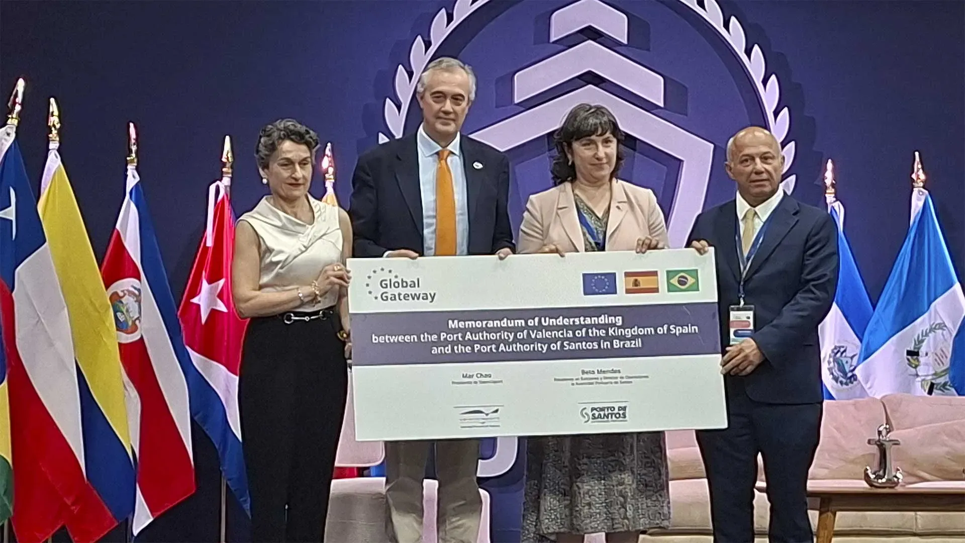 Valenciaport y el puerto de Santos firman un acuerdo para crear un ...