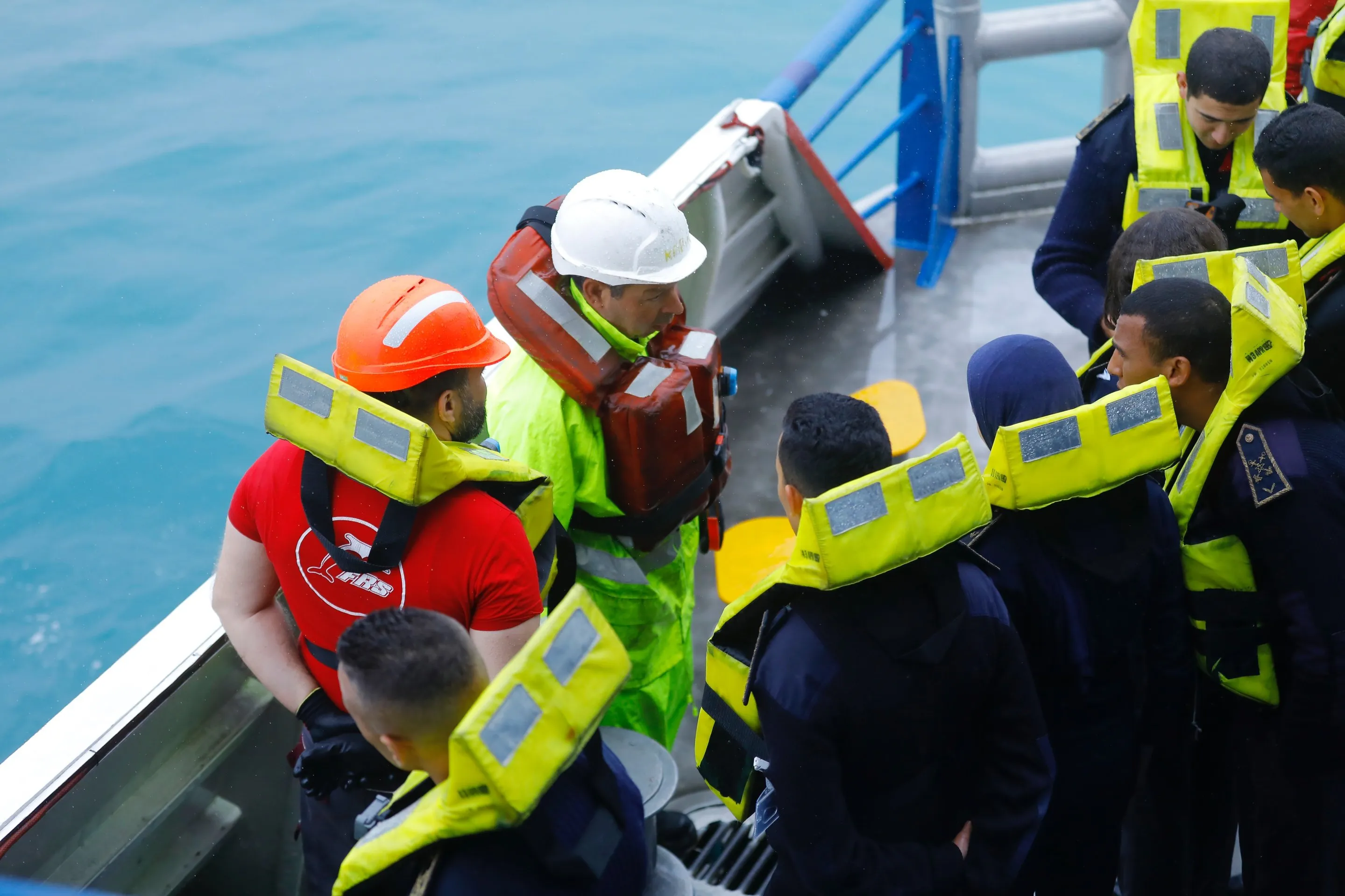 FRS realiza un exitoso simulacro de salvamento en alta mar