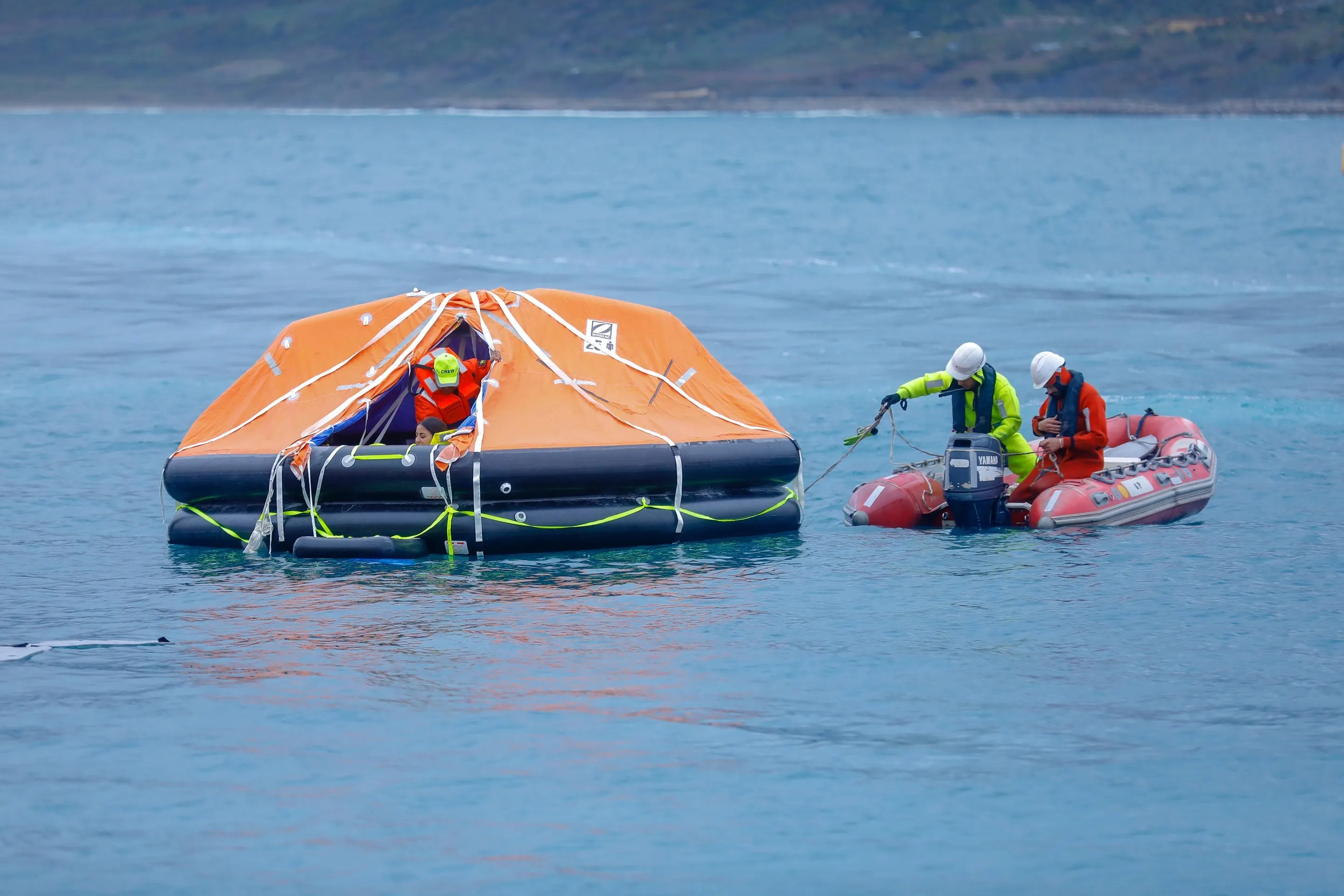 FRS realiza un exitoso simulacro de salvamento en alta mar