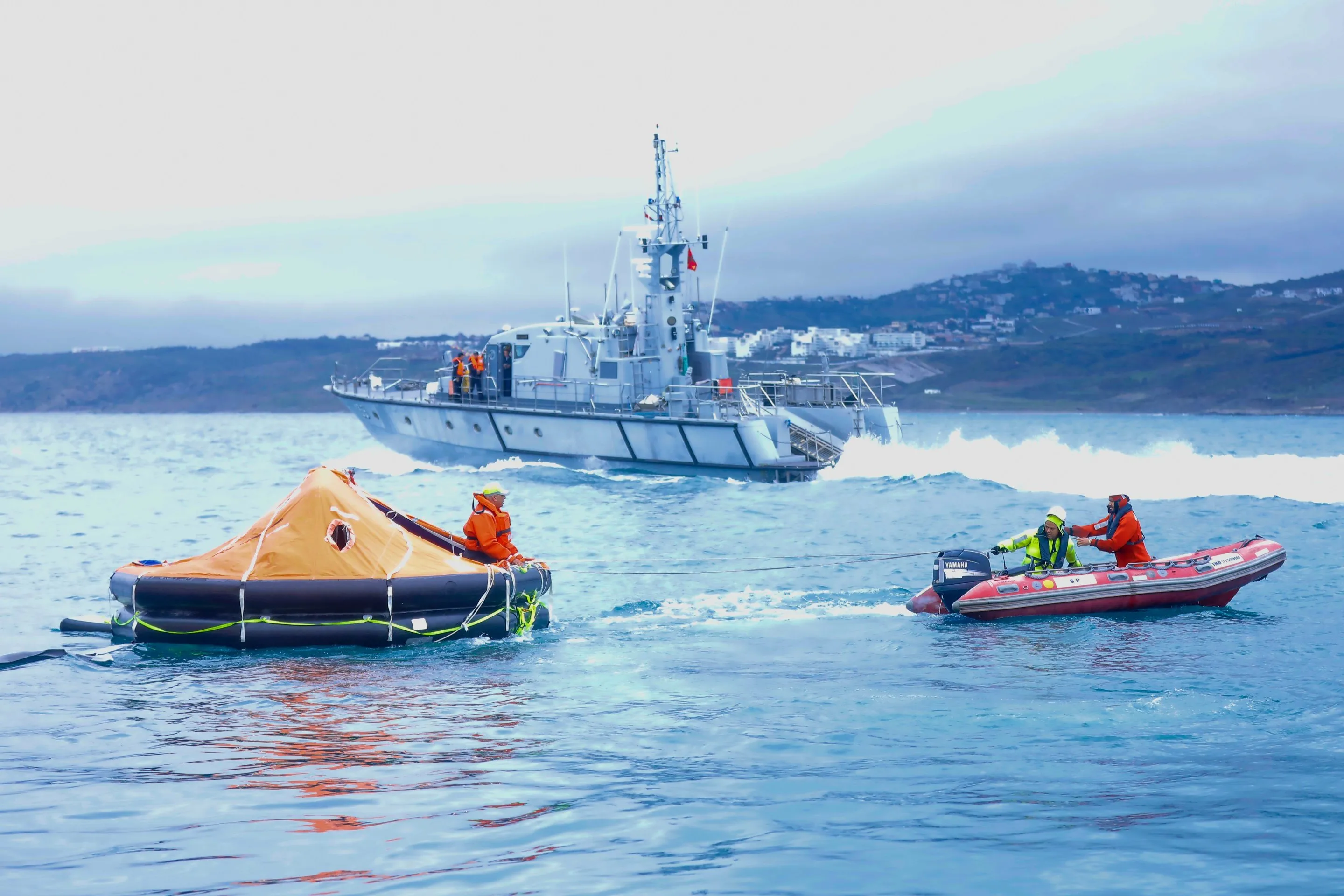 FRS realiza un exitoso simulacro de salvamento en alta mar